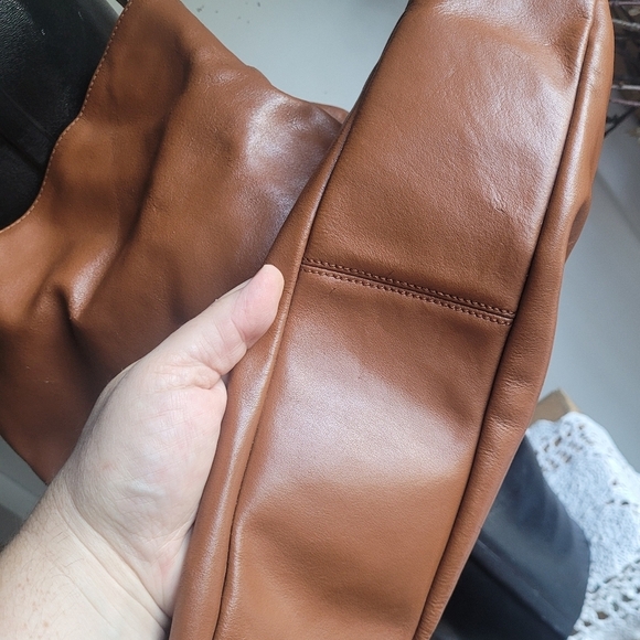 Daniel Hechter Vegan Leather Purse - Picture 8 of 9